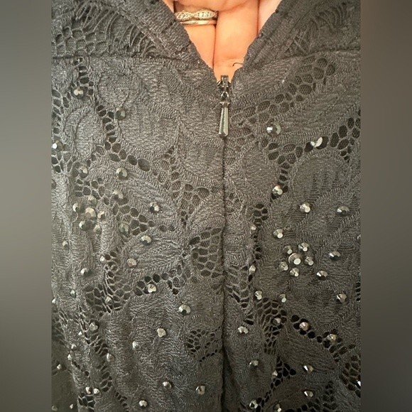 Avery G Open Back Lace Night Gown In Black Size 4 - Picture 5 of 6